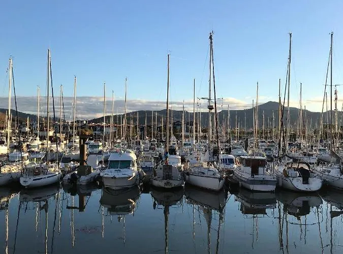 2 Et Canape Lit Bureau - Marina - Agreable * Hendaye
